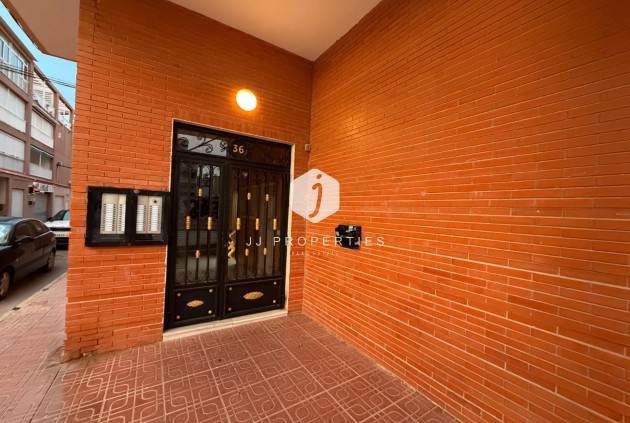 Resale - Apartment / flat -
Torrevieja - La Mata Pueblo