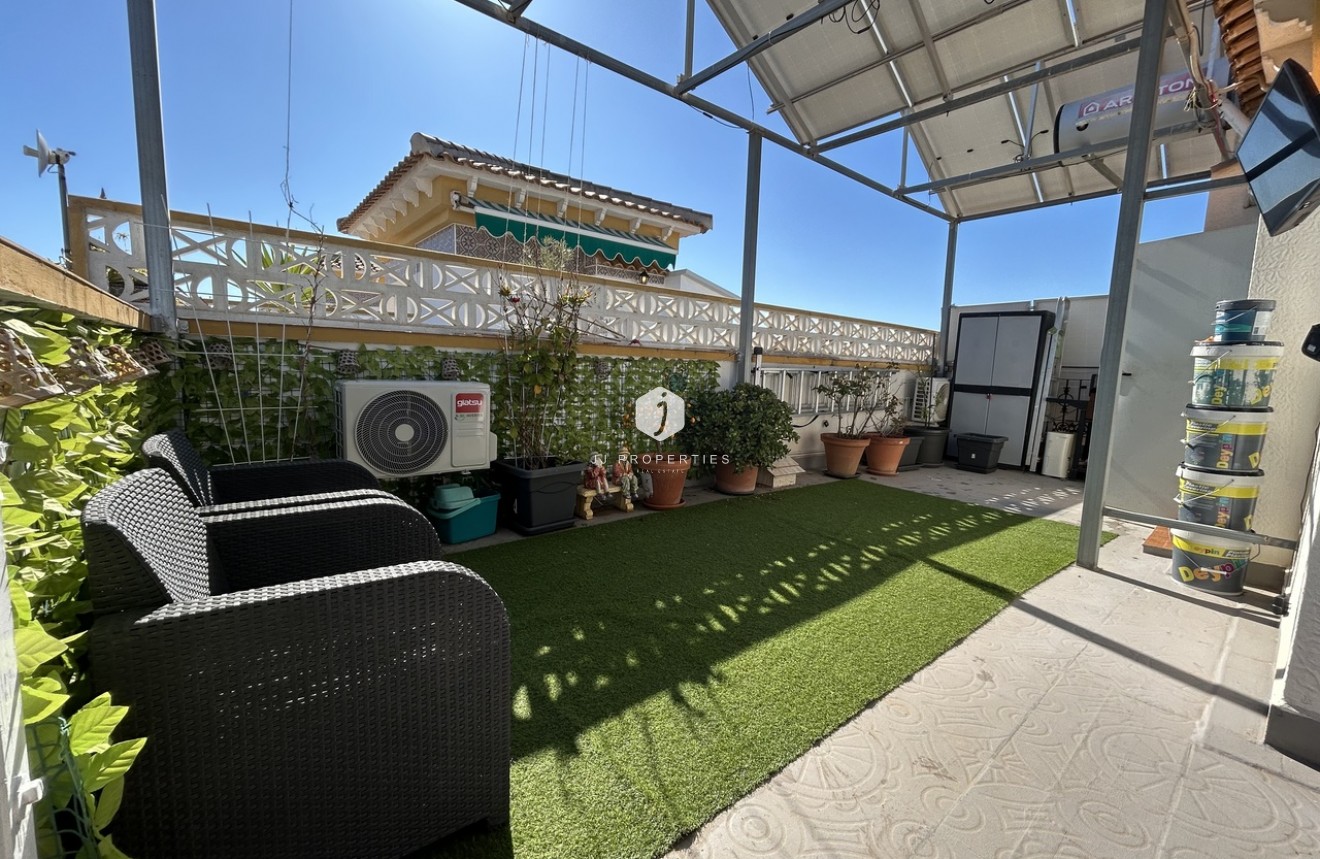 D'occasion - Chalet -
Torrevieja - Costa Blanca