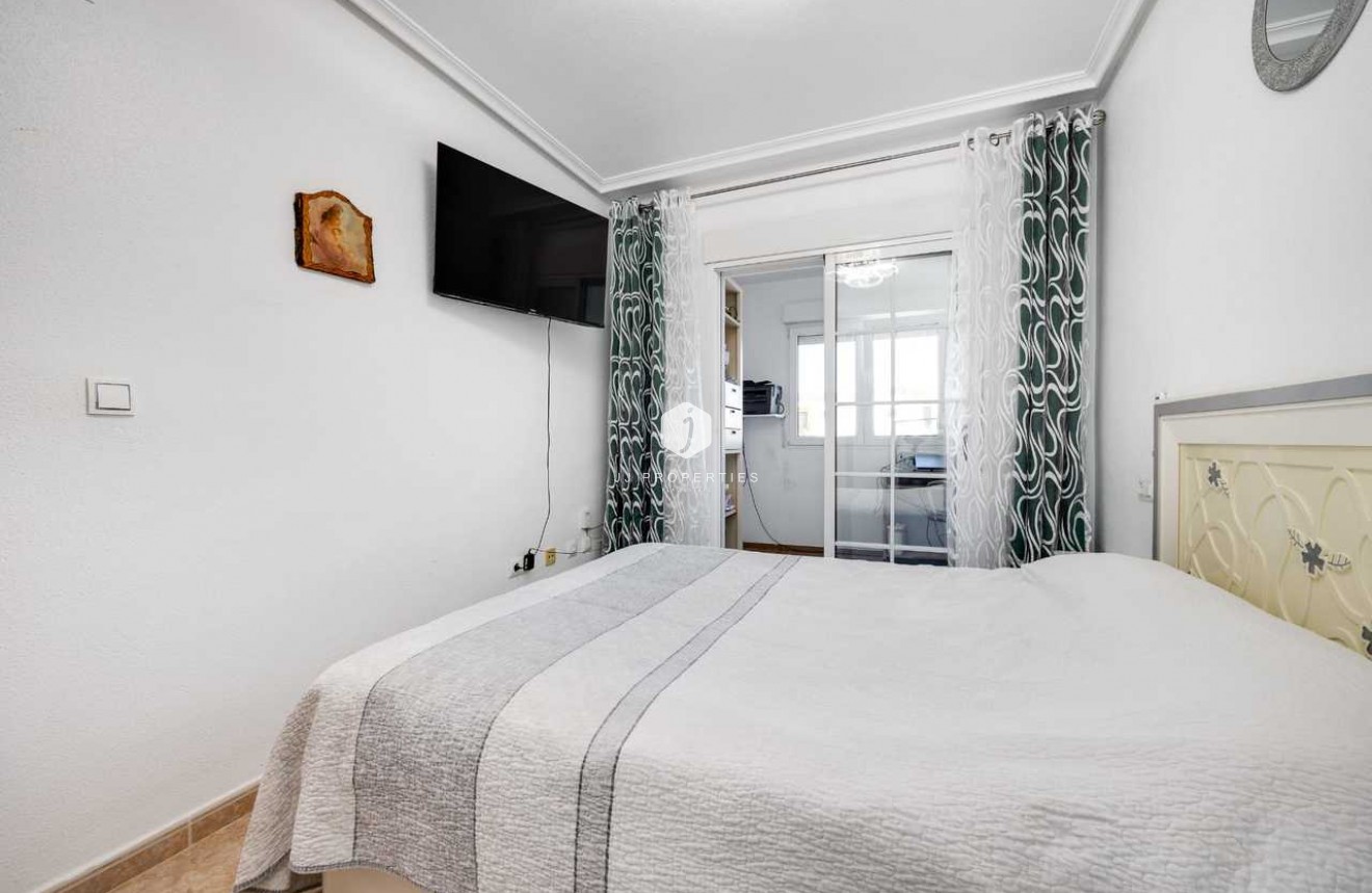 D'occasion - Chalet -
Torrevieja - Costa Blanca