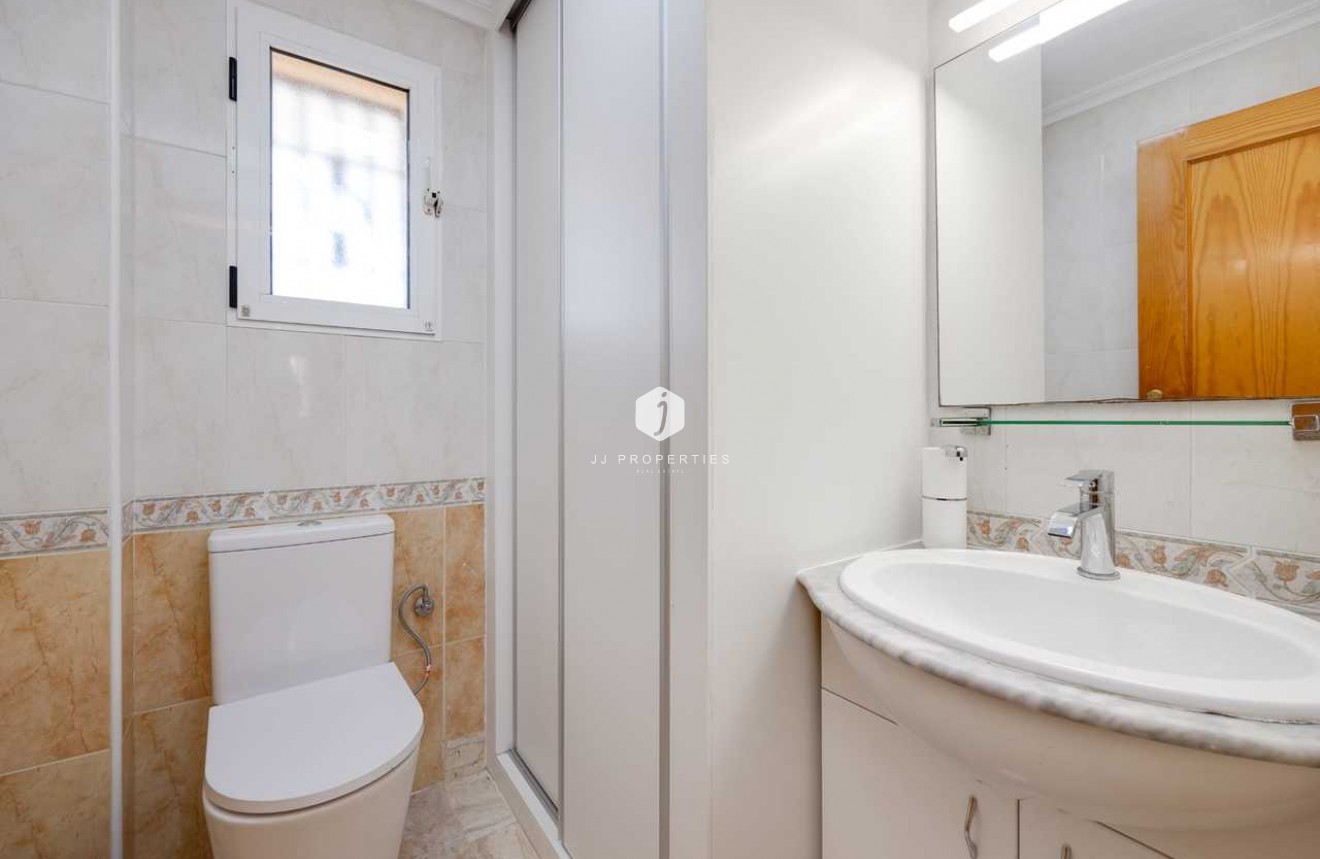 D'occasion - Chalet -
Torrevieja - Costa Blanca