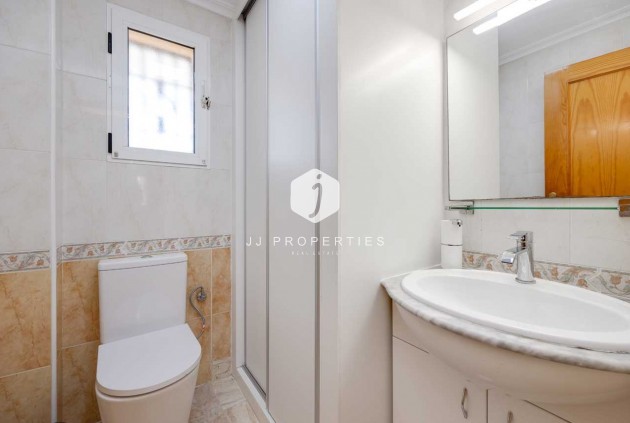 D'occasion - Chalet -
Torrevieja - Costa Blanca