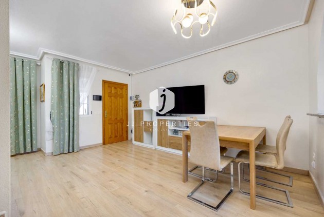 D'occasion - Chalet -
Torrevieja - Costa Blanca