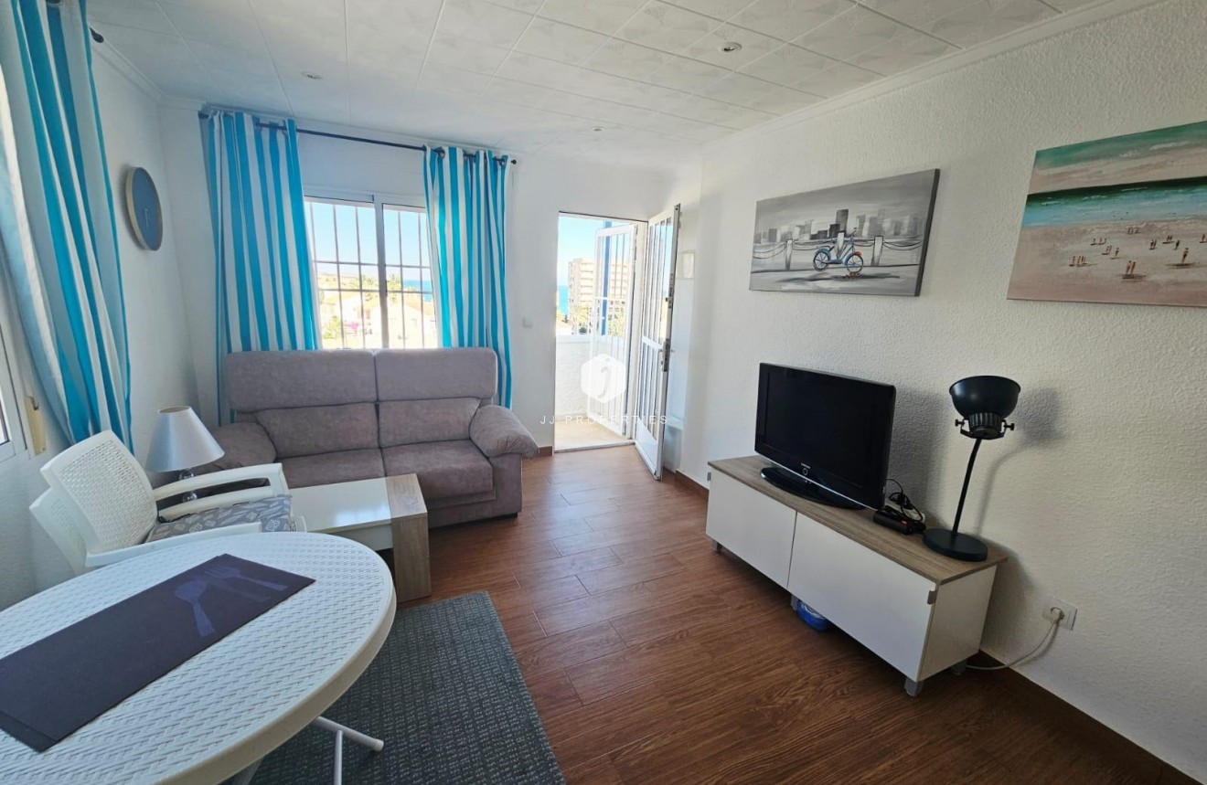 Aus zweiter Hand - Duplex -
Torrevieja - Cabo cervera