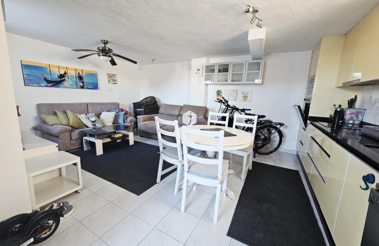 Aus zweiter Hand - Duplex -
Torrevieja - Cabo cervera