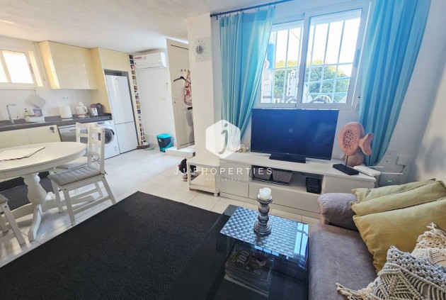 Aus zweiter Hand - Duplex -
Torrevieja - Cabo cervera