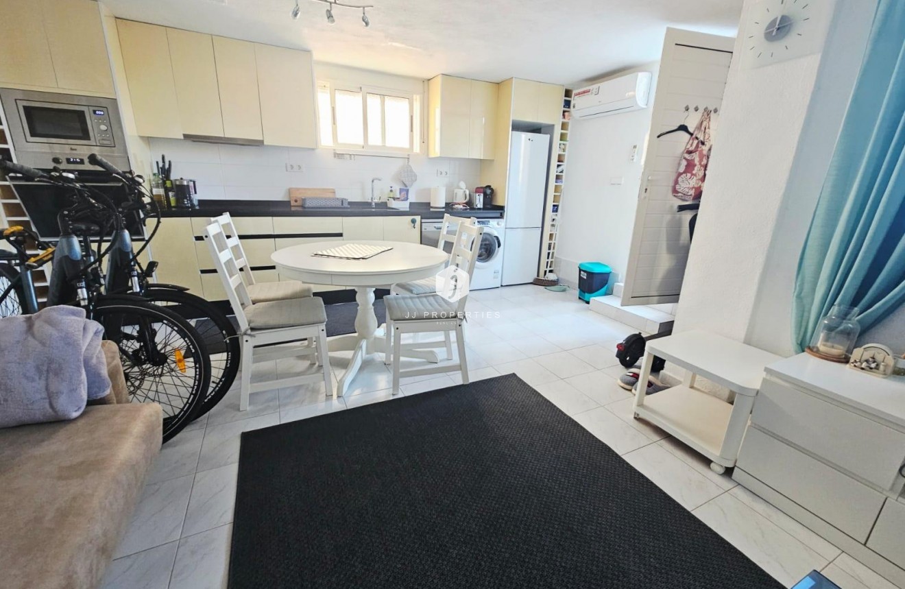 Aus zweiter Hand - Duplex -
Torrevieja - Cabo cervera