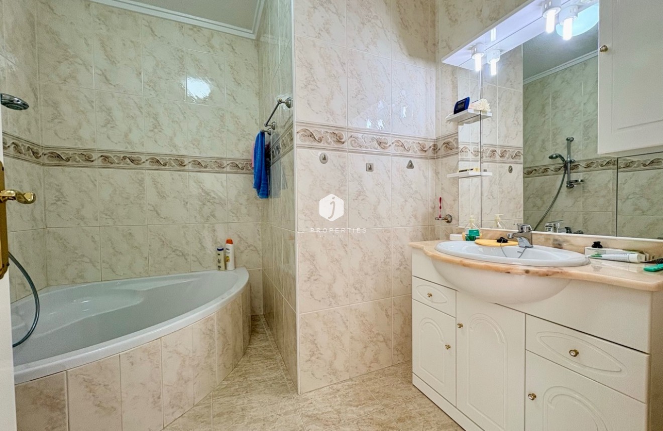 Resale - Chalet -
Rojales - Inland