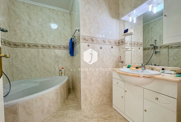 Resale - Chalet -
Rojales - Inland