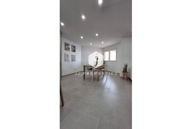 D'occasion - Appartement -
Torrevieja - Acequion