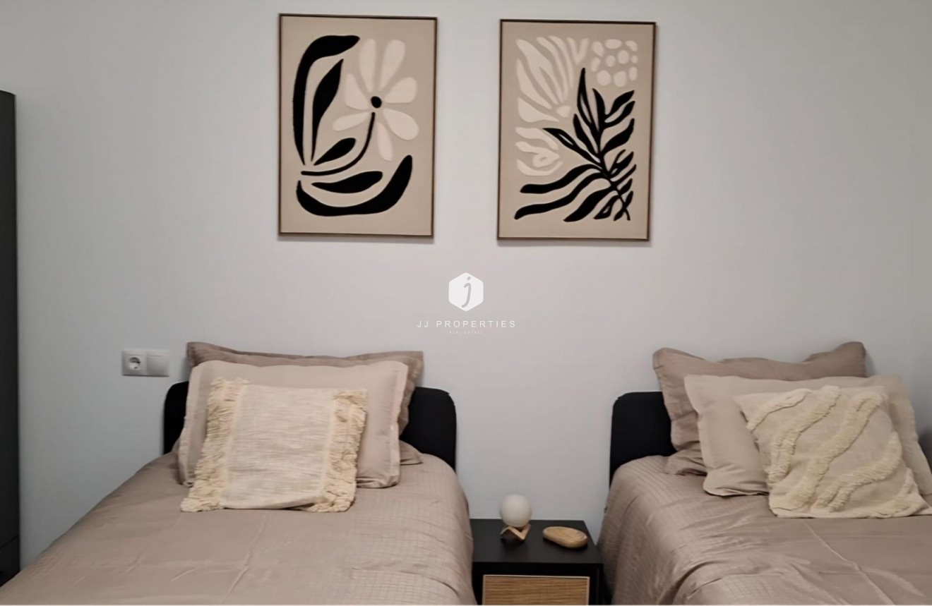 D'occasion - Appartement -
Torrevieja - Acequion