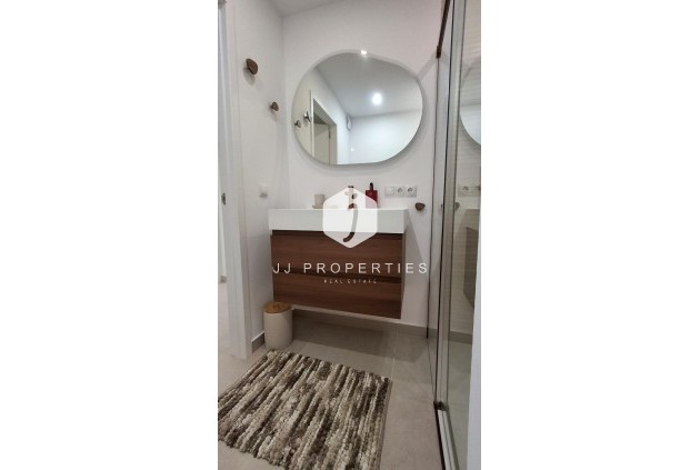 D'occasion - Appartement -
Torrevieja - Acequion