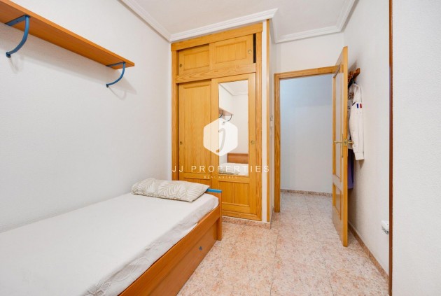 Z drugiej ręki - Mieszkanie w bloku -
Torrevieja