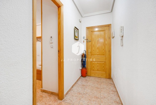 Z drugiej ręki - Mieszkanie w bloku -
Torrevieja