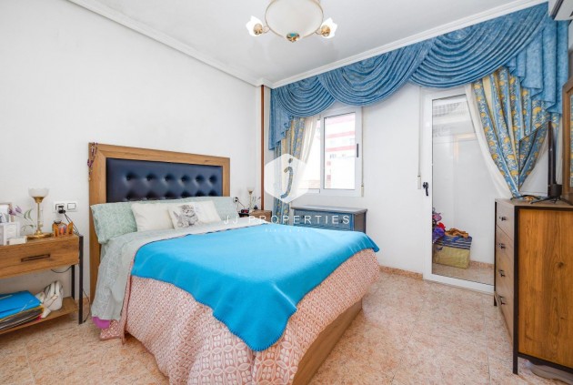 Z drugiej ręki - Mieszkanie w bloku -
Torrevieja