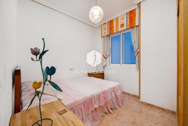 Z drugiej ręki - Mieszkanie w bloku -
Torrevieja