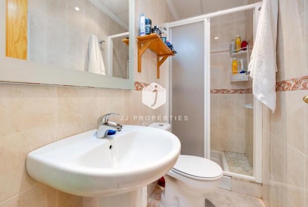 Z drugiej ręki - Mieszkanie w bloku -
Torrevieja