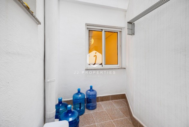 Z drugiej ręki - Mieszkanie w bloku -
Torrevieja