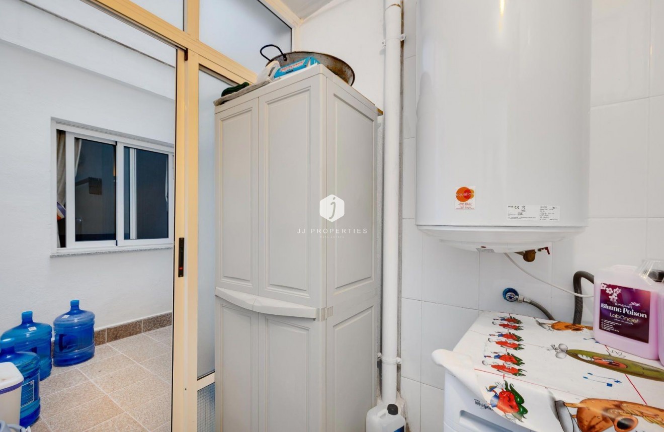 Z drugiej ręki - Mieszkanie w bloku -
Torrevieja