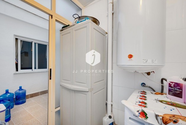 Z drugiej ręki - Mieszkanie w bloku -
Torrevieja