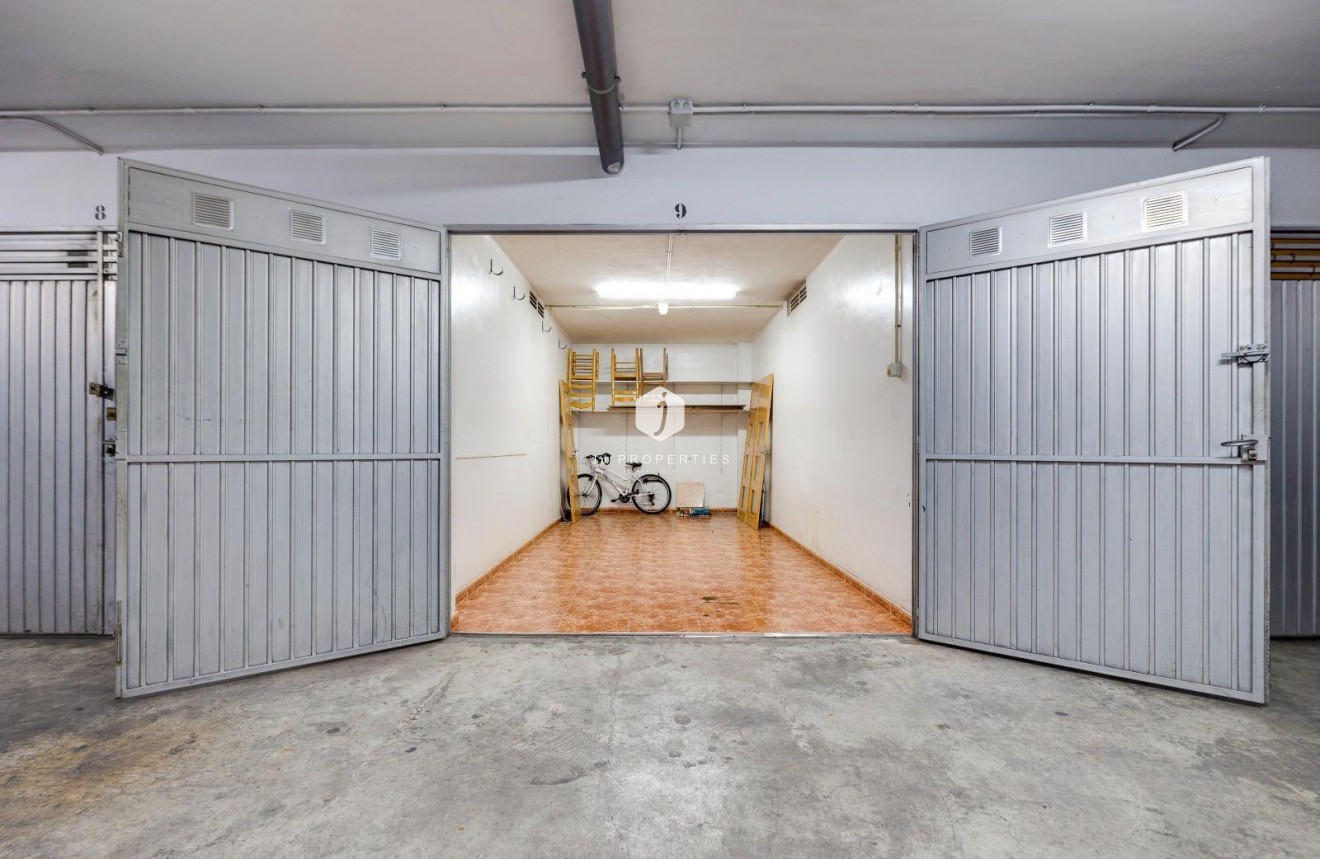 Z drugiej ręki - Mieszkanie w bloku -
Torrevieja