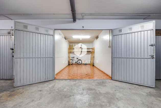 Z drugiej ręki - Mieszkanie w bloku -
Torrevieja