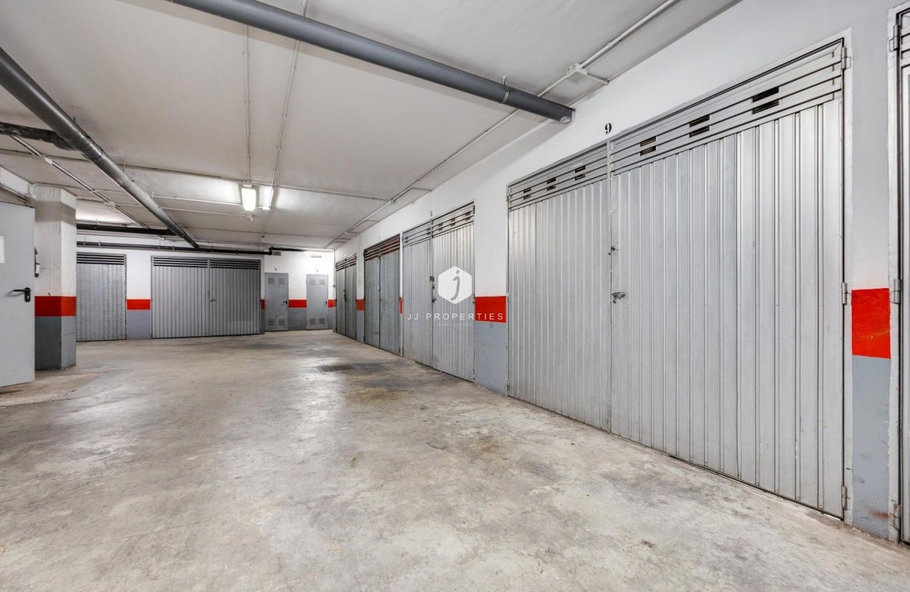 Z drugiej ręki - Mieszkanie w bloku -
Torrevieja