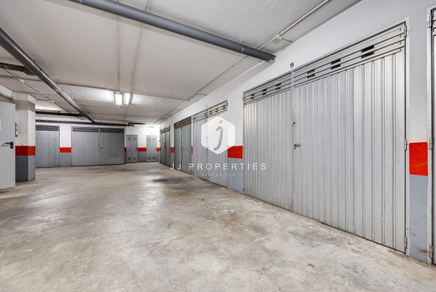 Z drugiej ręki - Mieszkanie w bloku -
Torrevieja