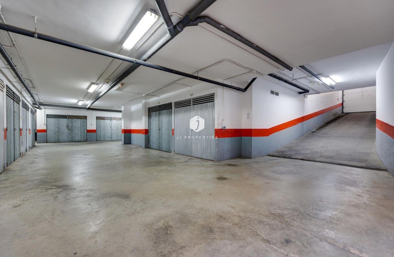 Z drugiej ręki - Mieszkanie w bloku -
Torrevieja