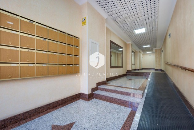 Z drugiej ręki - Mieszkanie w bloku -
Torrevieja