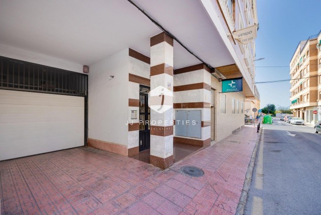 Z drugiej ręki - Mieszkanie w bloku -
Torrevieja