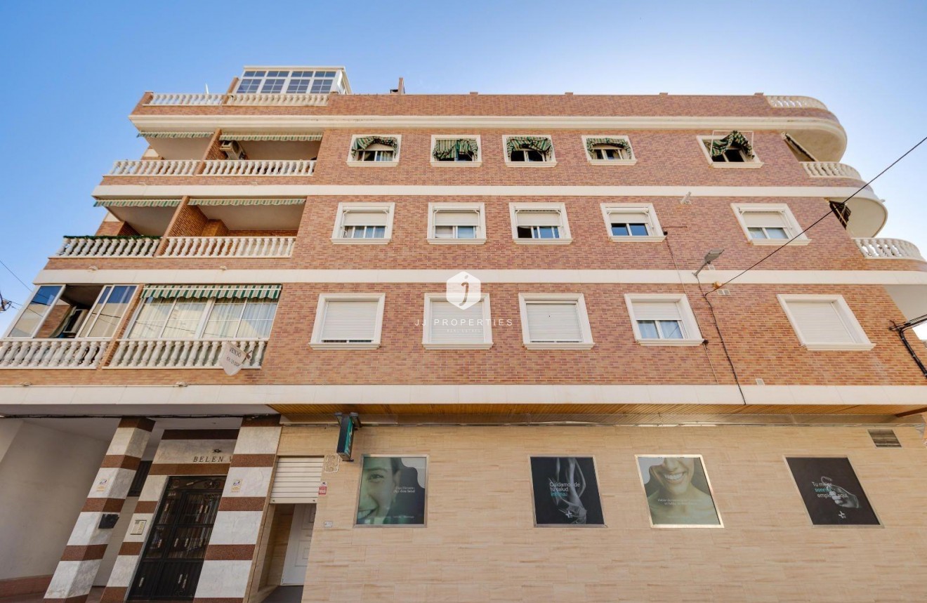 Z drugiej ręki - Mieszkanie w bloku -
Torrevieja