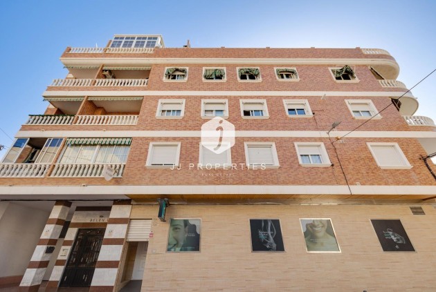 Z drugiej ręki - Mieszkanie w bloku -
Torrevieja