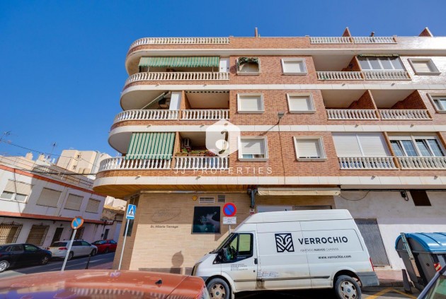 Z drugiej ręki - Mieszkanie w bloku -
Torrevieja