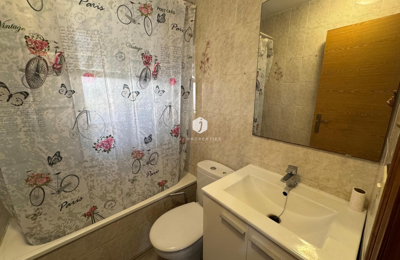 Resale - Apartment / flat -
Torrevieja - Costa Blanca