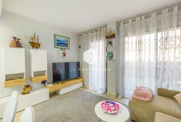 Aus zweiter Hand - Wohnung -
Torrevieja - Estacion de autobuses