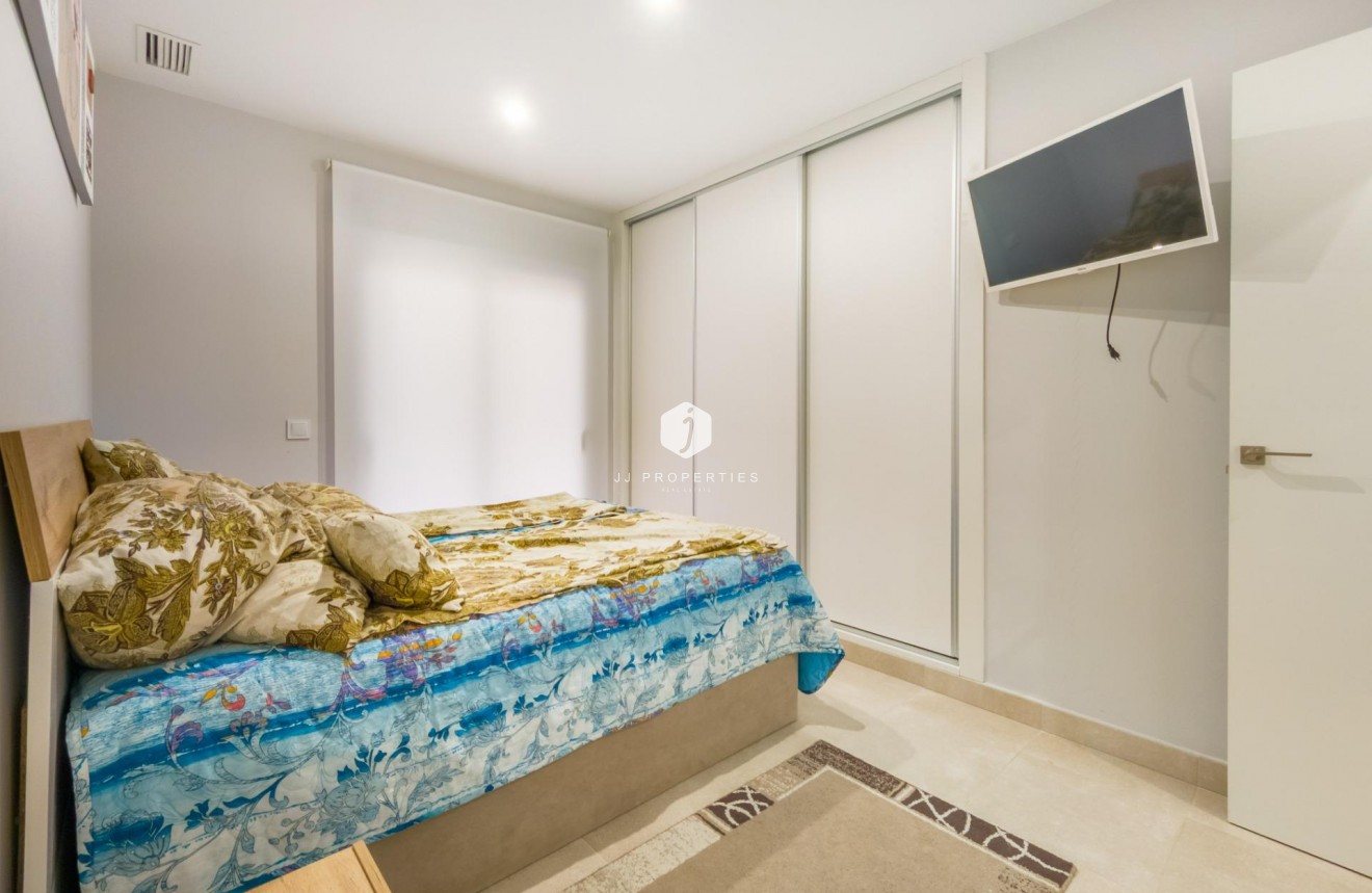 Aus zweiter Hand - Wohnung -
Torrevieja - Estacion de autobuses