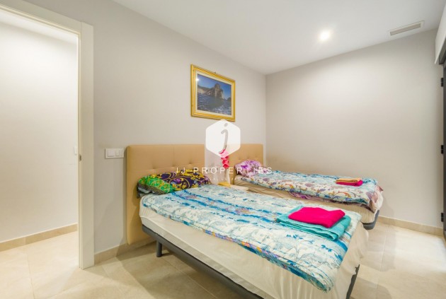 Aus zweiter Hand - Wohnung -
Torrevieja - Estacion de autobuses