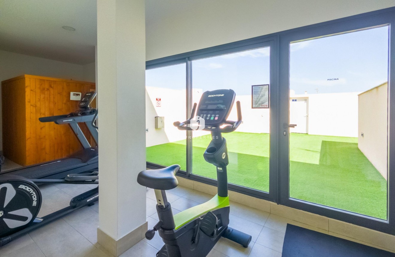 Aus zweiter Hand - Wohnung -
Torrevieja - Estacion de autobuses