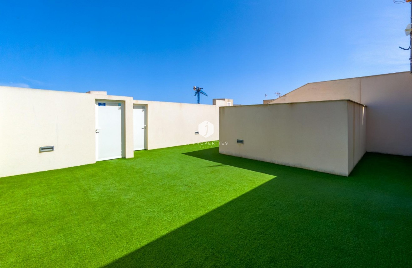 Aus zweiter Hand - Wohnung -
Torrevieja - Estacion de autobuses