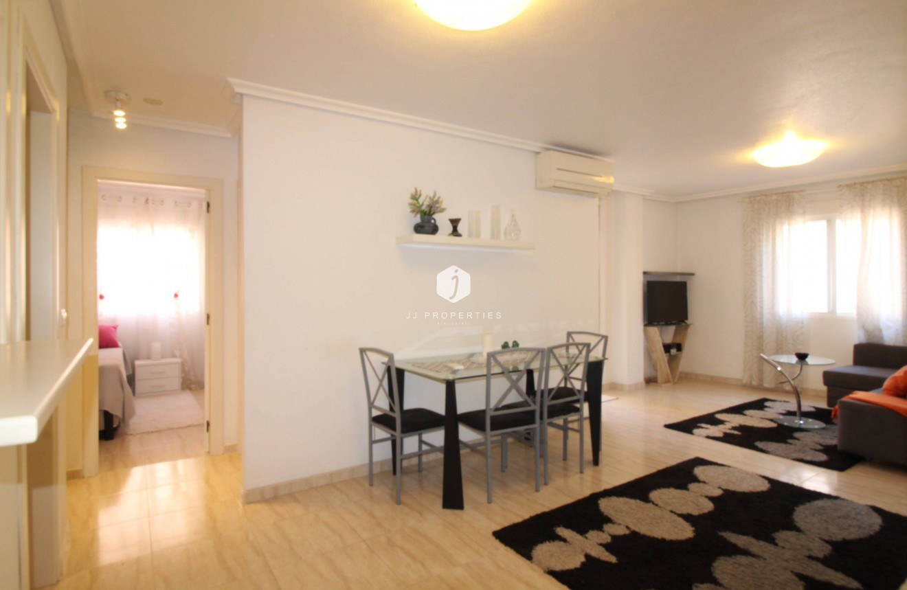 Resale - Apartment / flat -
Torrevieja - Centro