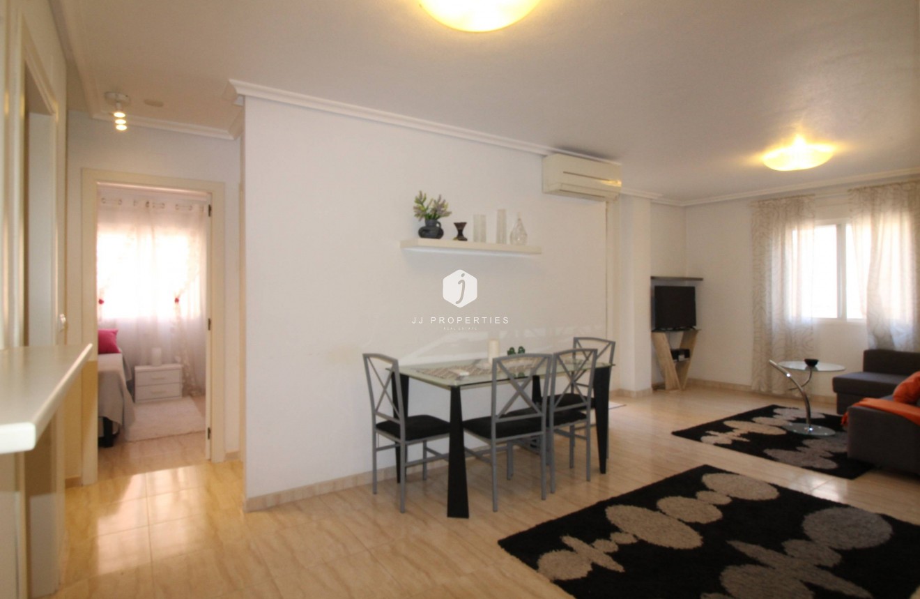 Resale - Apartment / flat -
Torrevieja - Centro