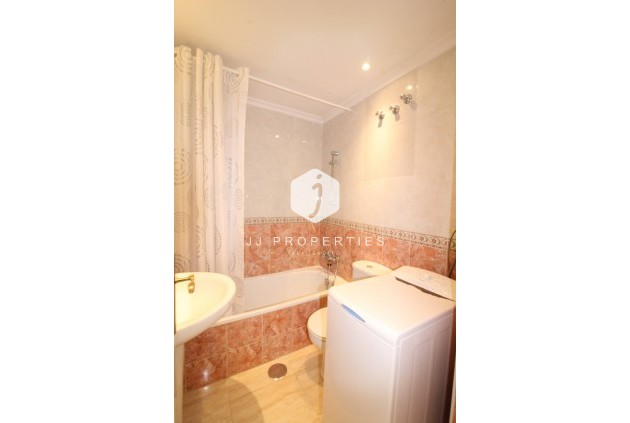 Resale - Apartment / flat -
Torrevieja - Centro