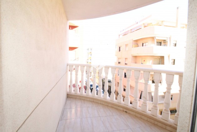Resale - Apartment / flat -
Torrevieja - Centro