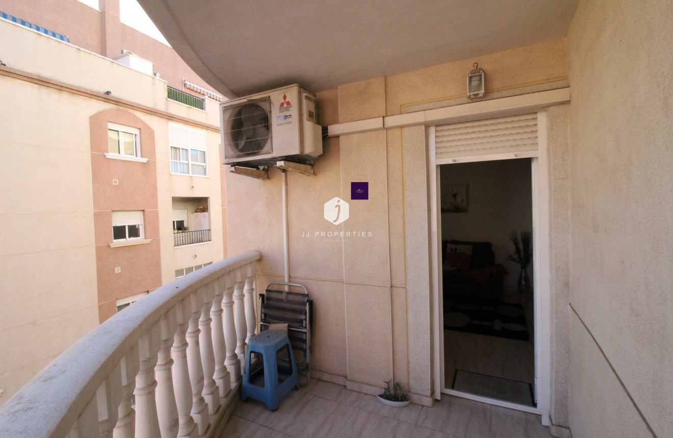 Resale - Apartment / flat -
Torrevieja - Centro