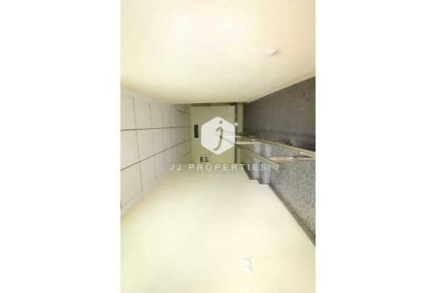 Resale - Apartment / flat -
Torrevieja - Centro