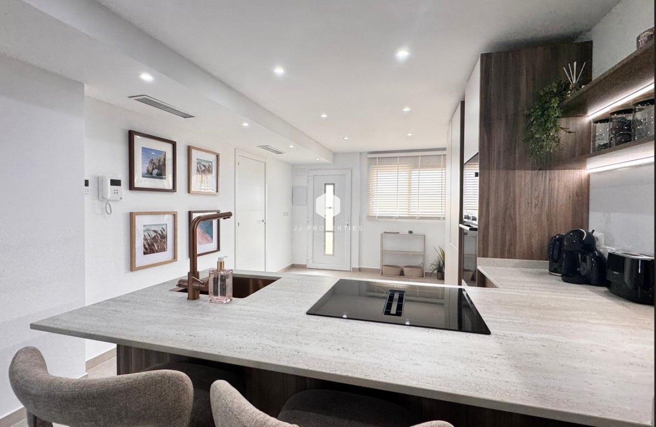 D'occasion - Appartement -
Torrevieja - Acequion