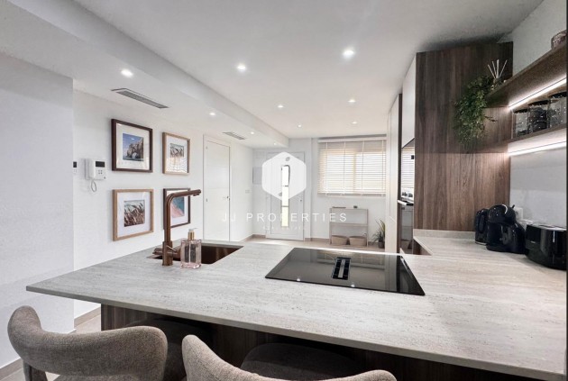 D'occasion - Appartement -
Torrevieja - Acequion