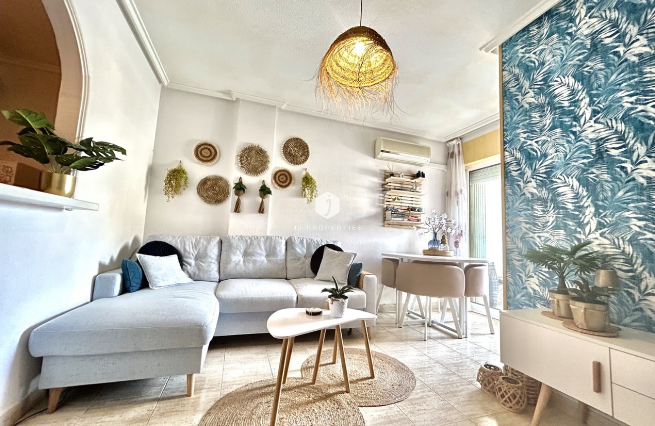 Resale - Apartment / flat -
Torrevieja - Costa Blanca