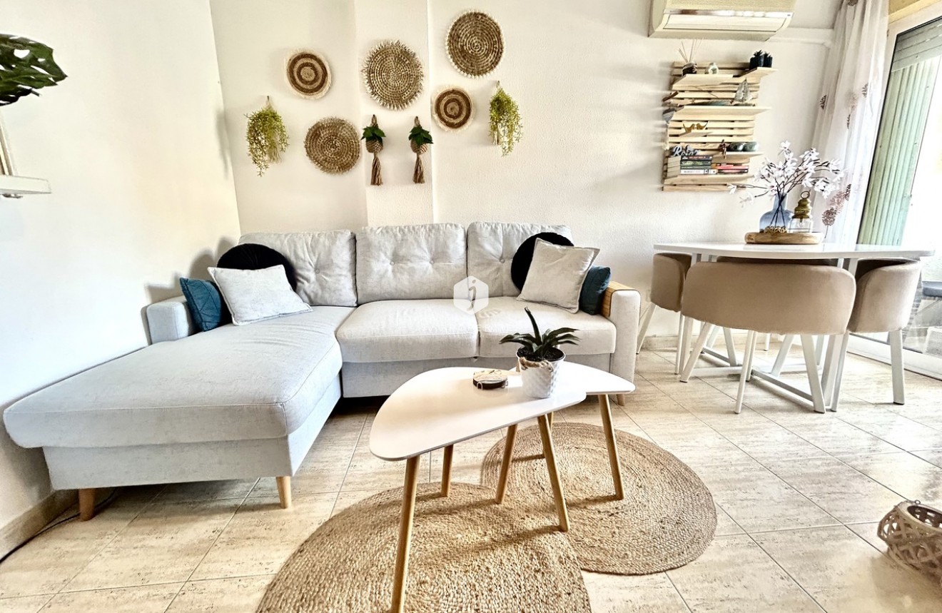 Resale - Apartment / flat -
Torrevieja - Costa Blanca