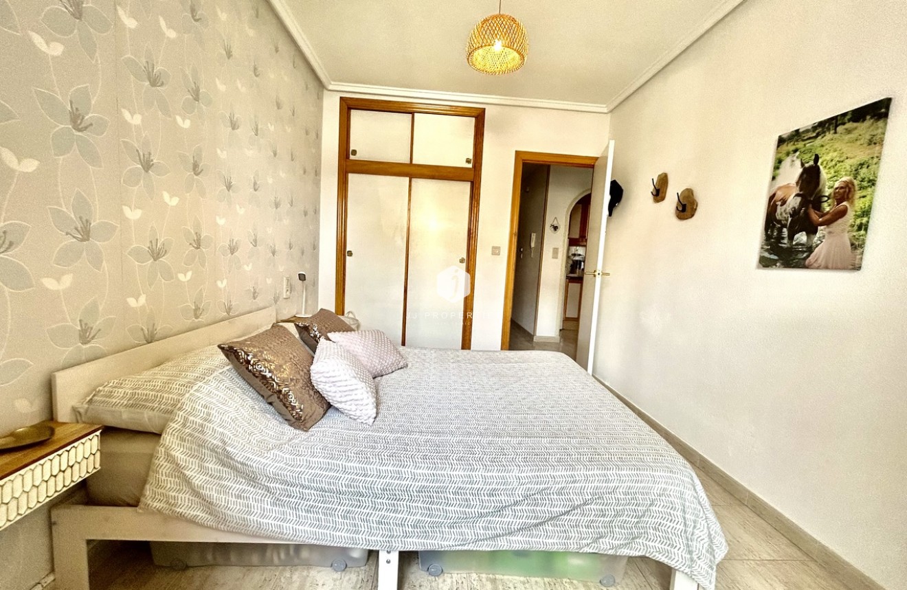 Resale - Apartment / flat -
Torrevieja - Costa Blanca